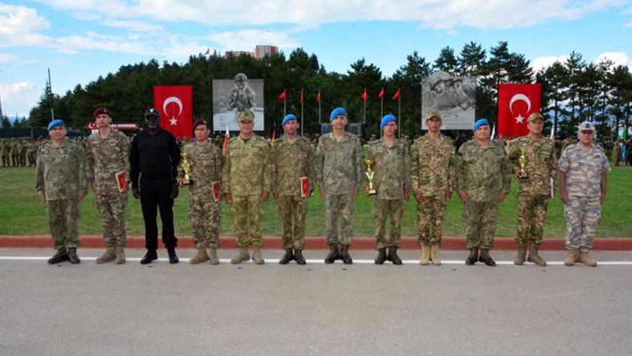 Kara Kuvvetleri timi keskin nişancı yarışmasında birinci oldu